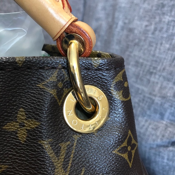 *SOLD*Louis Vuitton Artsy MM - Picture 5 of 16